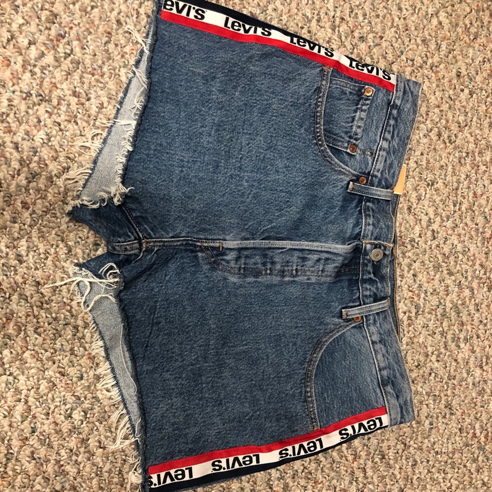 NEW WITH TAG LEVI SHORTS